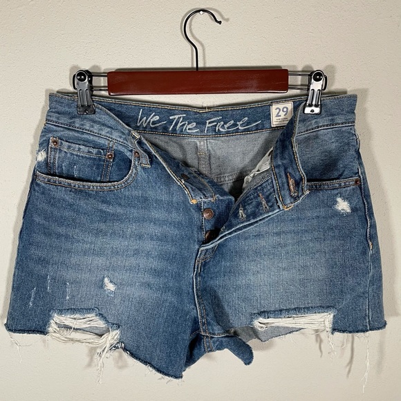 We The Free distressed jean shorts 29 - Picture 5 of 6